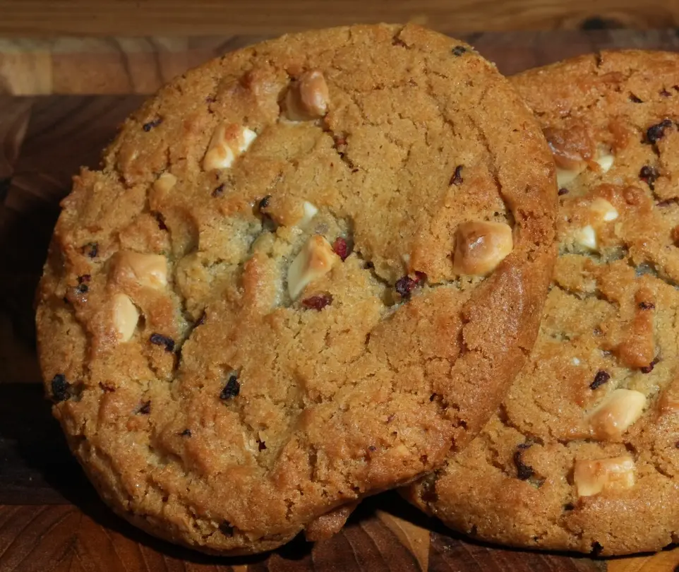 WHITE CHOCOLATE RASPBERRY COOKIE